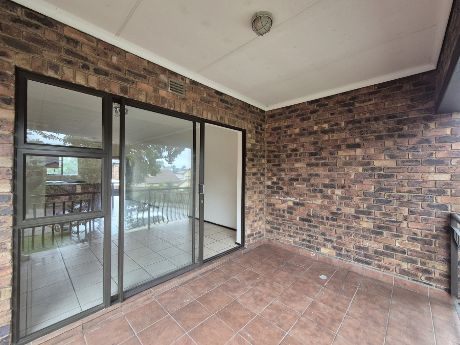 2 Bedroom Property for Sale in Sonneveld Gauteng