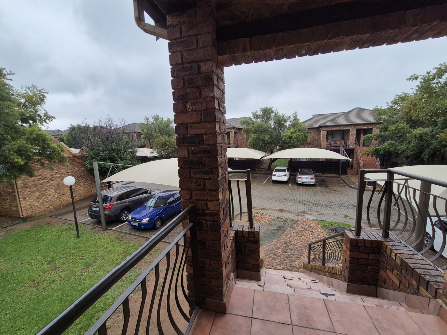 2 Bedroom Property for Sale in Sonneveld Gauteng