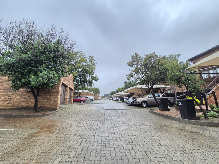 2 Bedroom Property for Sale in Sonneveld Gauteng