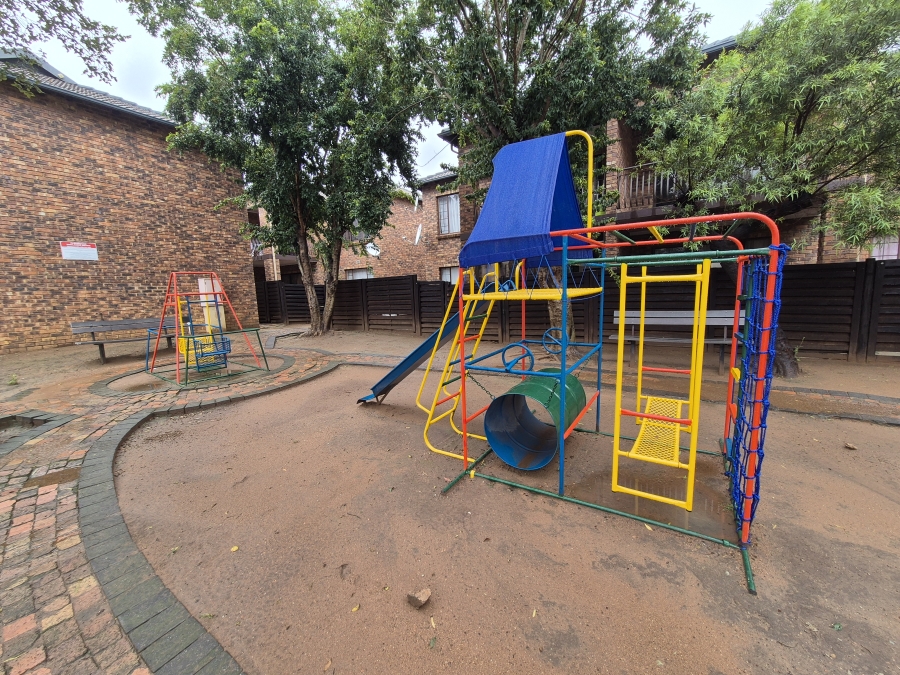 2 Bedroom Property for Sale in Sonneveld Gauteng