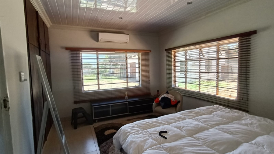2 Bedroom Property for Sale in Vongeusopark Gauteng