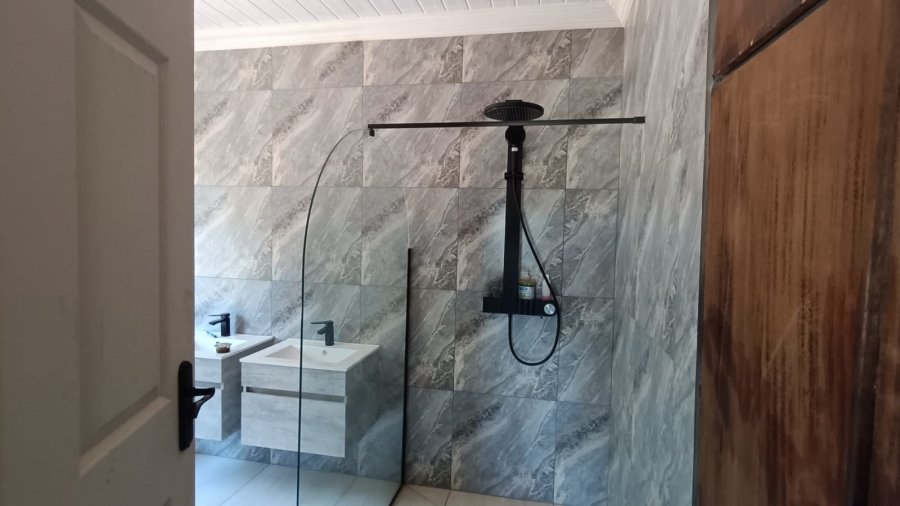 2 Bedroom Property for Sale in Vongeusopark Gauteng