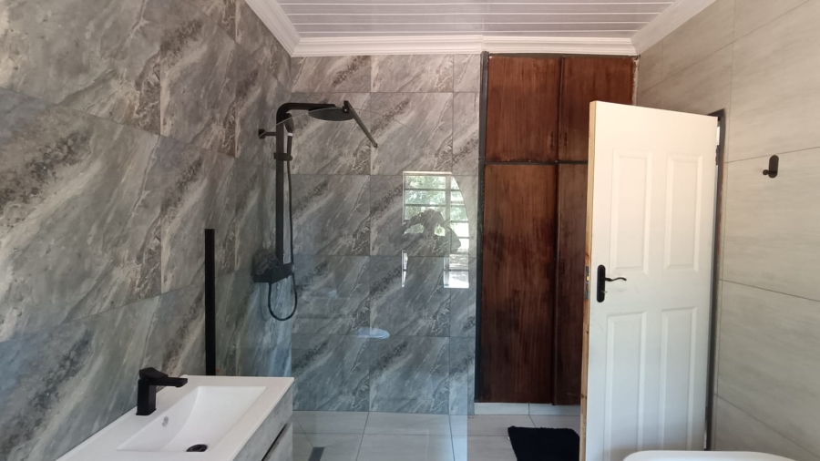 2 Bedroom Property for Sale in Vongeusopark Gauteng