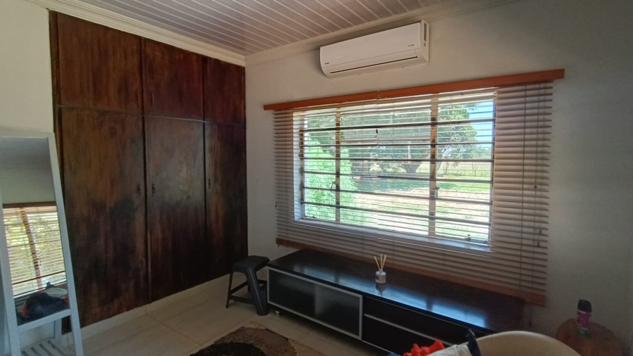 2 Bedroom Property for Sale in Vongeusopark Gauteng