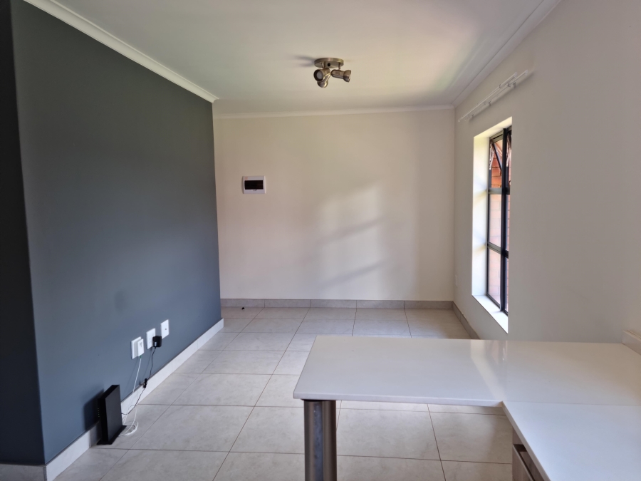 1 Bedroom Property for Sale in Glen Marais Gauteng