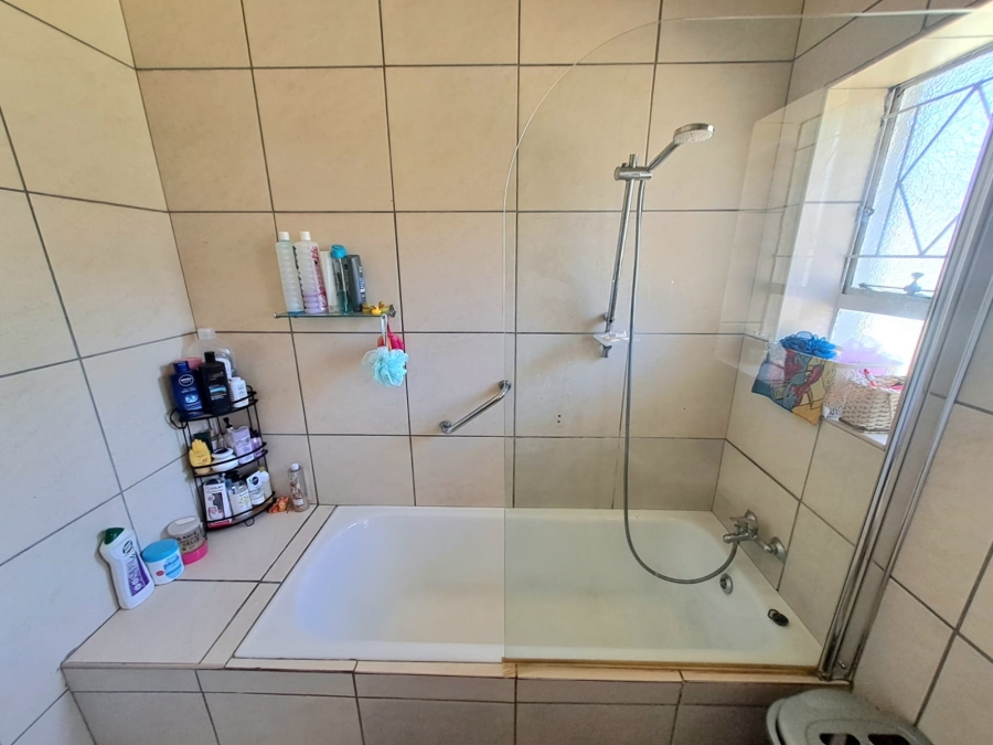 3 Bedroom Property for Sale in Three Rivers Gauteng