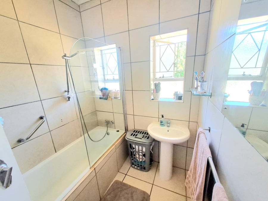 3 Bedroom Property for Sale in Three Rivers Gauteng