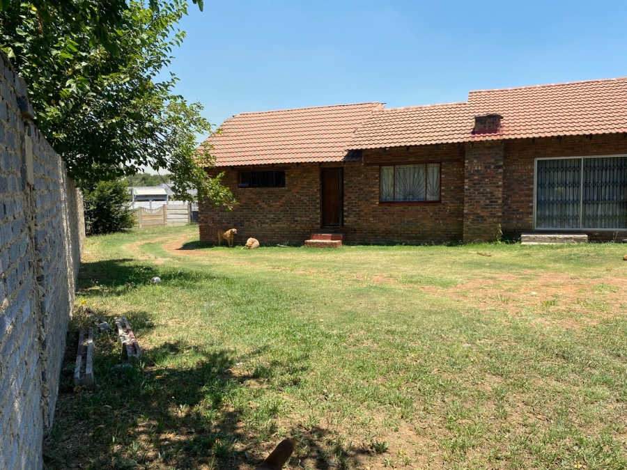 8 Bedroom Property for Sale in Bedworth Park Gauteng