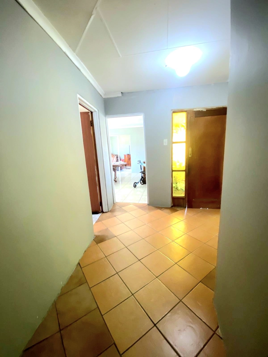 8 Bedroom Property for Sale in Bedworth Park Gauteng