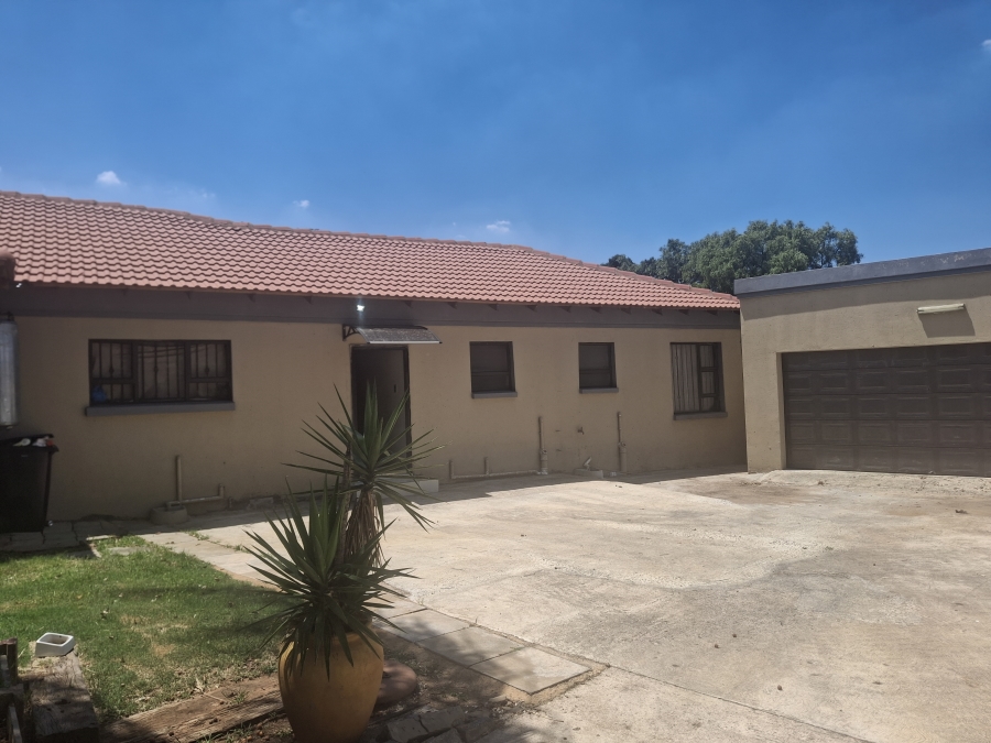 To Let 4 Bedroom Property for Rent in Van Dyk Park Gauteng