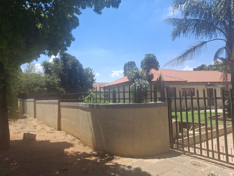 To Let 4 Bedroom Property for Rent in Van Dyk Park Gauteng