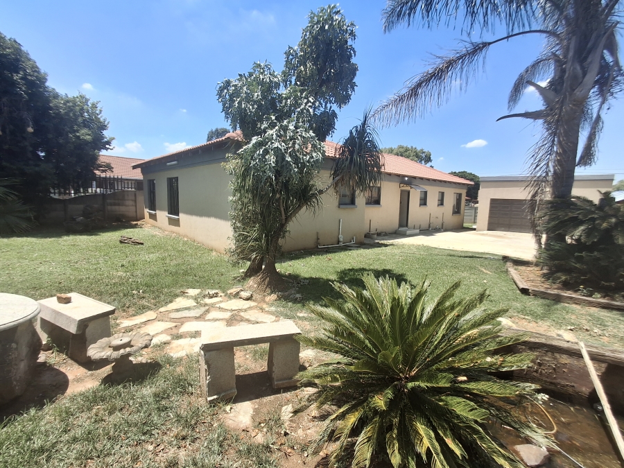 To Let 4 Bedroom Property for Rent in Van Dyk Park Gauteng