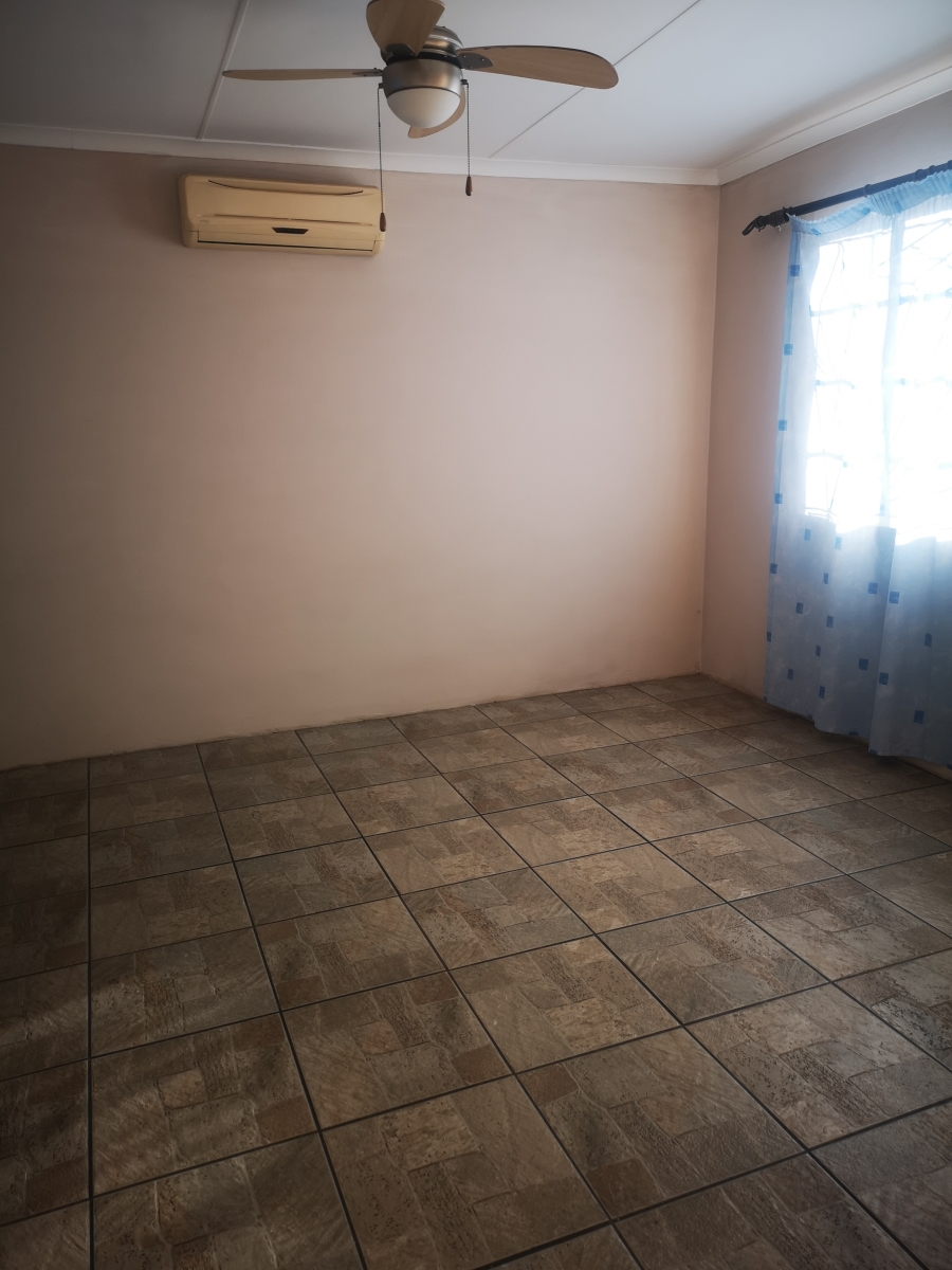 To Let 3 Bedroom Property for Rent in Rothdene Gauteng