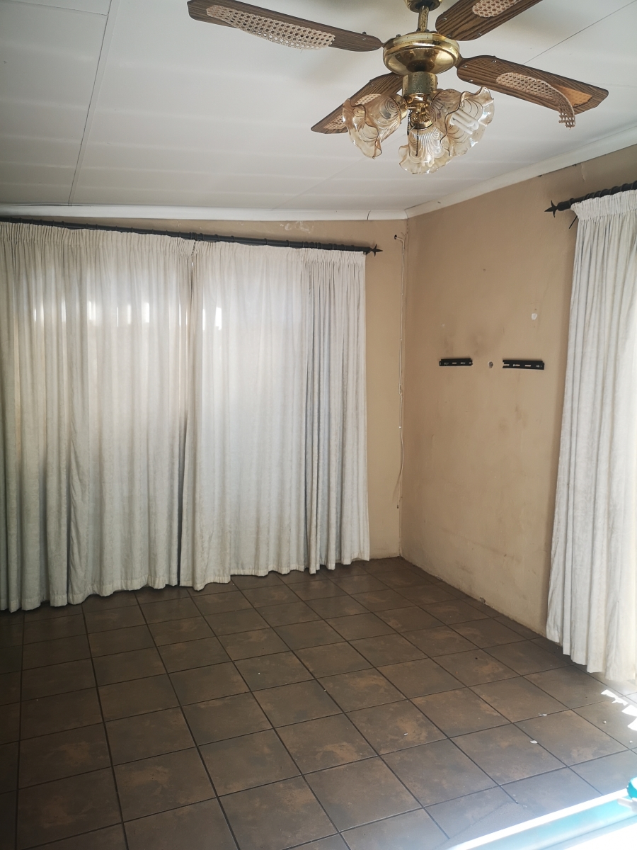 To Let 3 Bedroom Property for Rent in Rothdene Gauteng