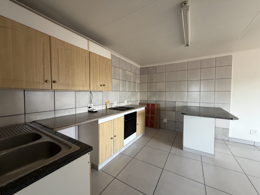 To Let 1 Bedroom Property for Rent in Erasmia Gauteng
