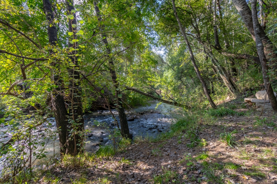 9 Bedroom Property for Sale in Hekpoort Gauteng