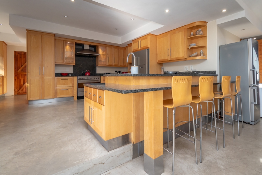 9 Bedroom Property for Sale in Hekpoort Gauteng