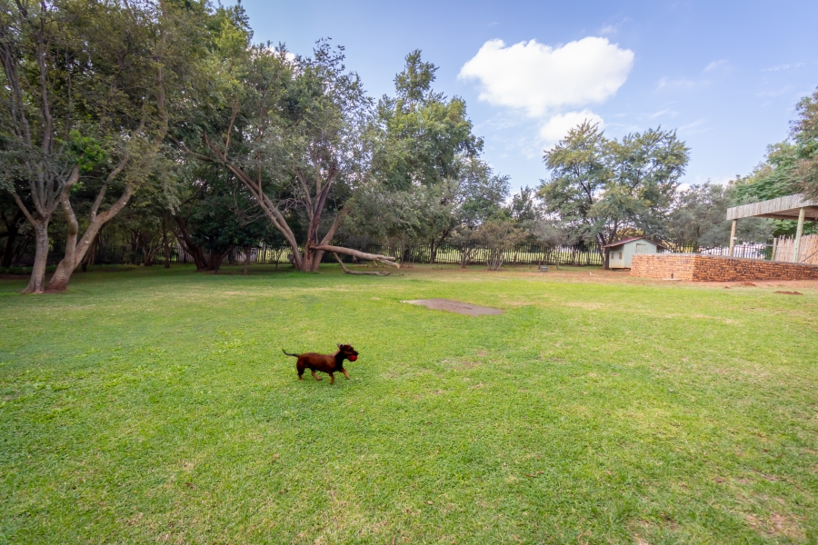 9 Bedroom Property for Sale in Hekpoort Gauteng