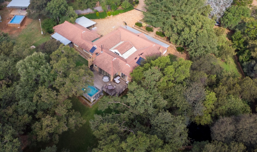 9 Bedroom Property for Sale in Hekpoort Gauteng