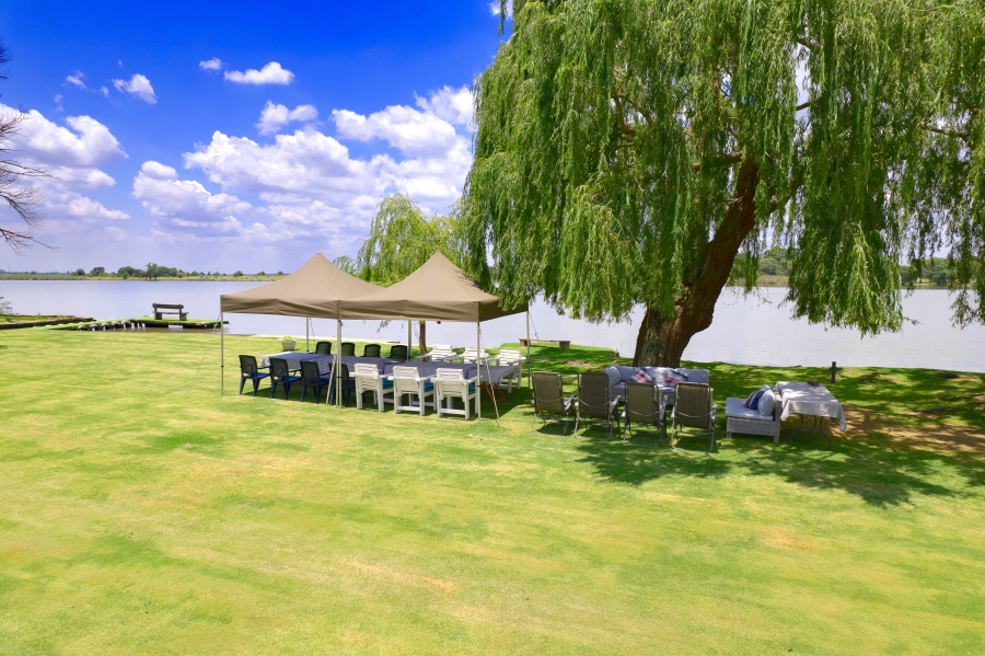 5 Bedroom Property for Sale in Kaalplaats Gauteng