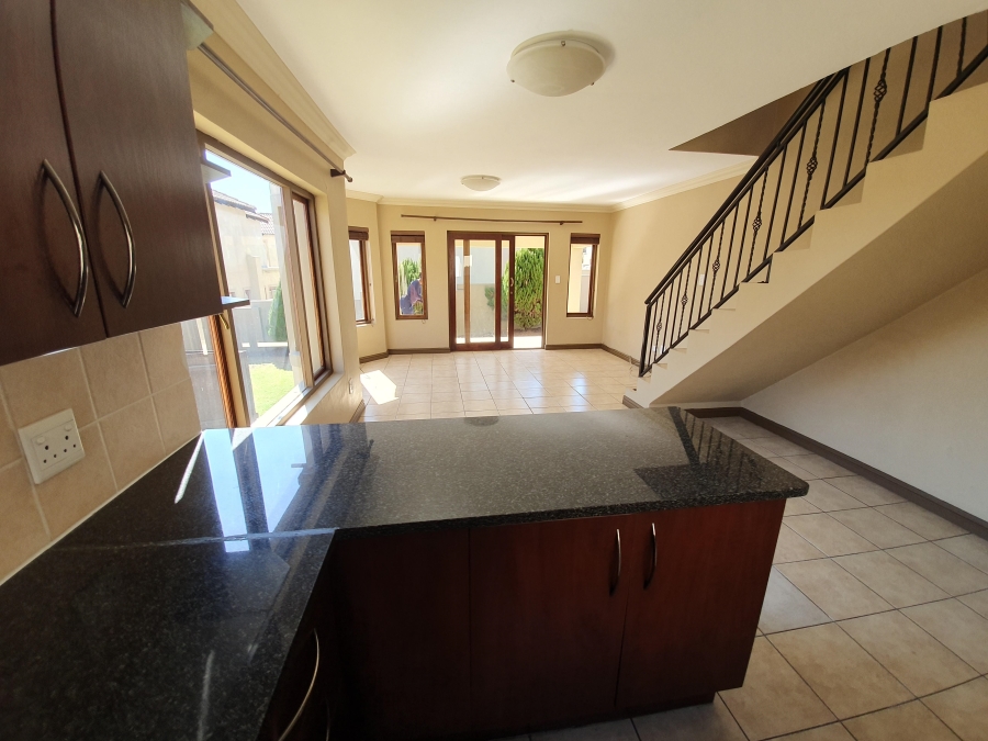 To Let 2 Bedroom Property for Rent in Kyalami Hills Gauteng