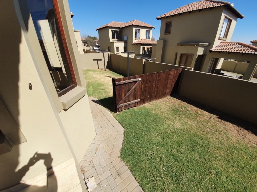 To Let 2 Bedroom Property for Rent in Kyalami Hills Gauteng