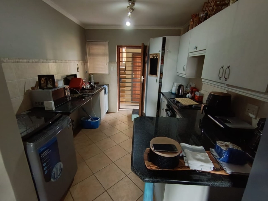 2 Bedroom Property for Sale in Montana Tuine Gauteng