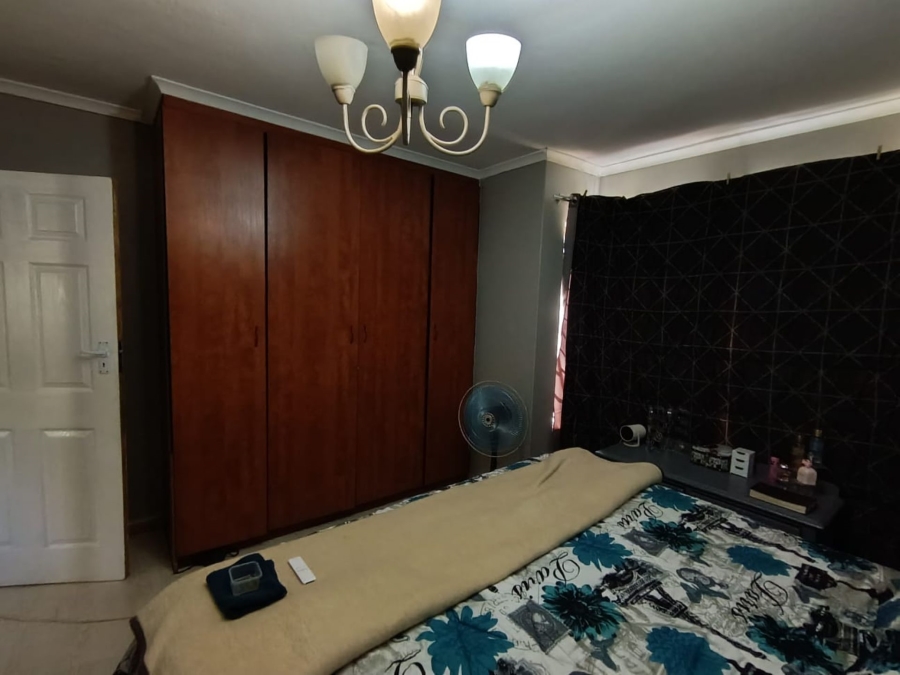 2 Bedroom Property for Sale in Montana Tuine Gauteng