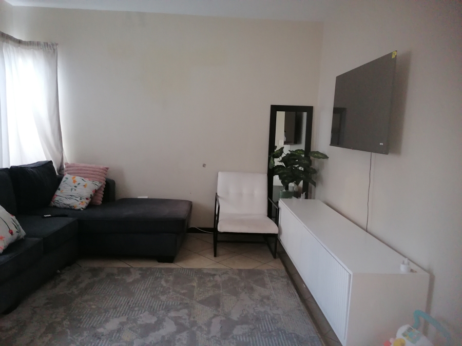 To Let 2 Bedroom Property for Rent in Noordwyk Gauteng