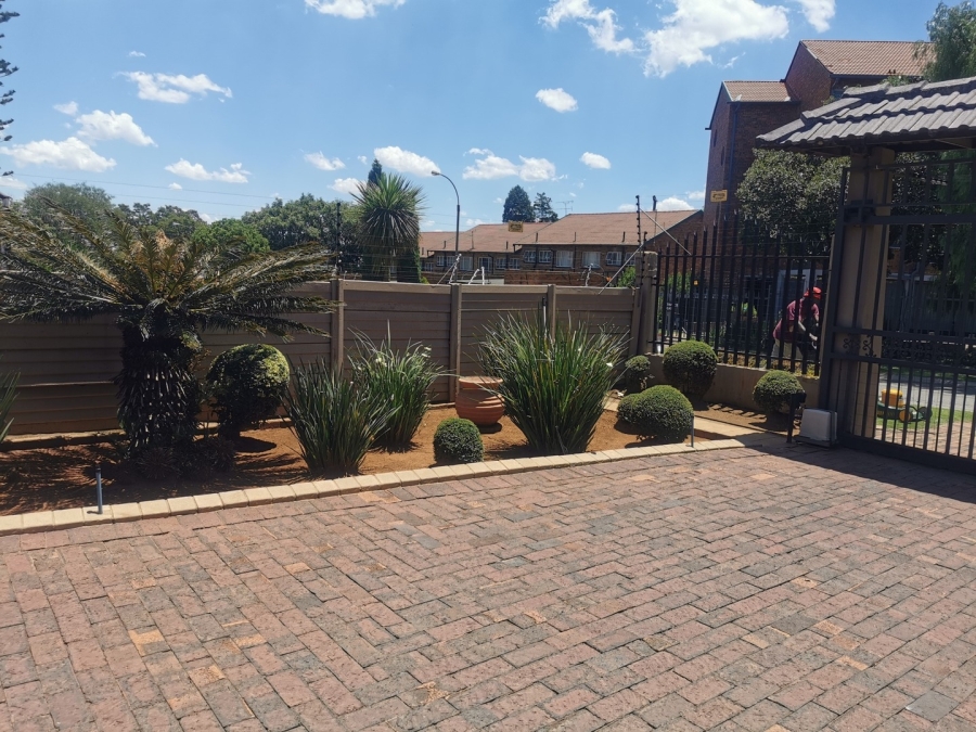 4 Bedroom Property for Sale in Croydon Gauteng