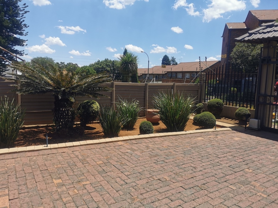 4 Bedroom Property for Sale in Croydon Gauteng