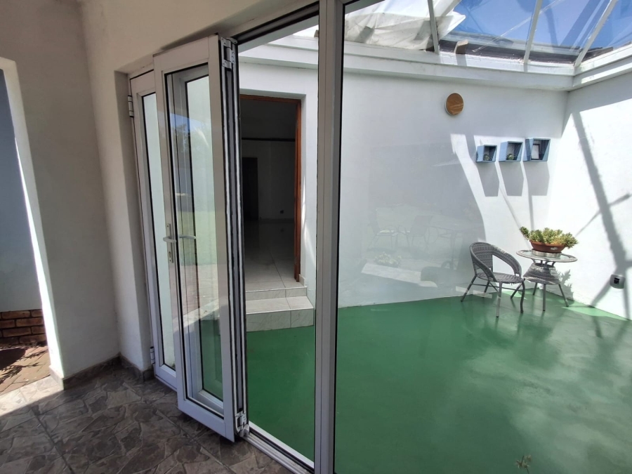 To Let 1 Bedroom Property for Rent in Sunward Park Gauteng