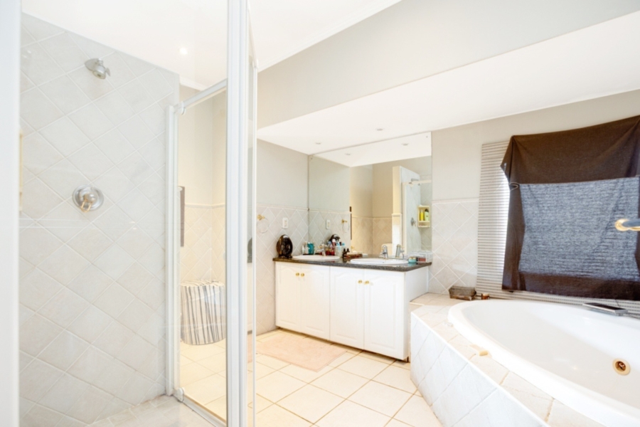 To Let 4 Bedroom Property for Rent in Dainfern Golf Estate Gauteng