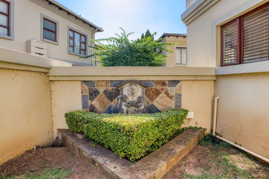 1 Bedroom Property for Sale in Lonehill Gauteng