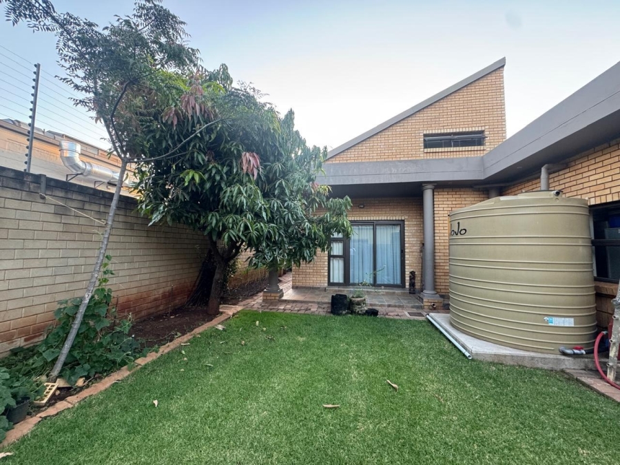 4 Bedroom Property for Sale in Eldo Glen Gauteng