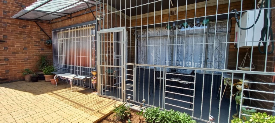 2 Bedroom Property for Sale in Dalview Gauteng