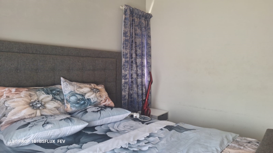 1 Bedroom Property for Sale in Linbro Park Gauteng