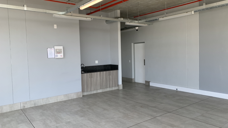 To Let commercial Property for Rent in Airport Park Gauteng