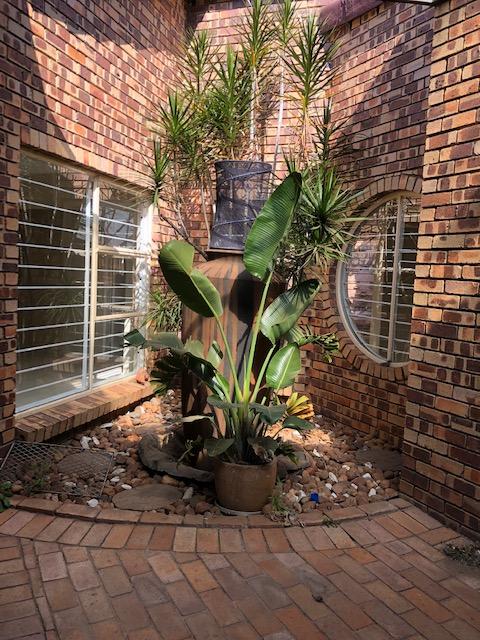 To Let 4 Bedroom Property for Rent in Sundowner Gauteng