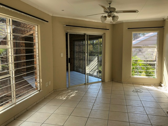 To Let 4 Bedroom Property for Rent in Sundowner Gauteng