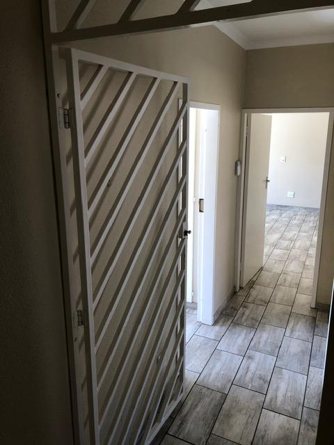 To Let 4 Bedroom Property for Rent in Sundowner Gauteng