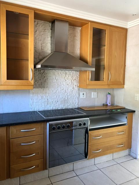 To Let 4 Bedroom Property for Rent in Sundowner Gauteng