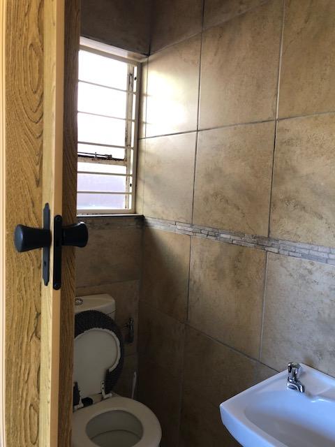 To Let 4 Bedroom Property for Rent in Sundowner Gauteng