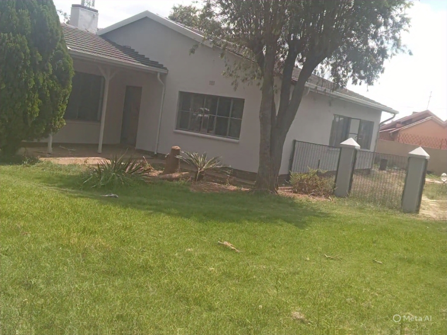 3 Bedroom Property for Sale in Rhodesfield Gauteng