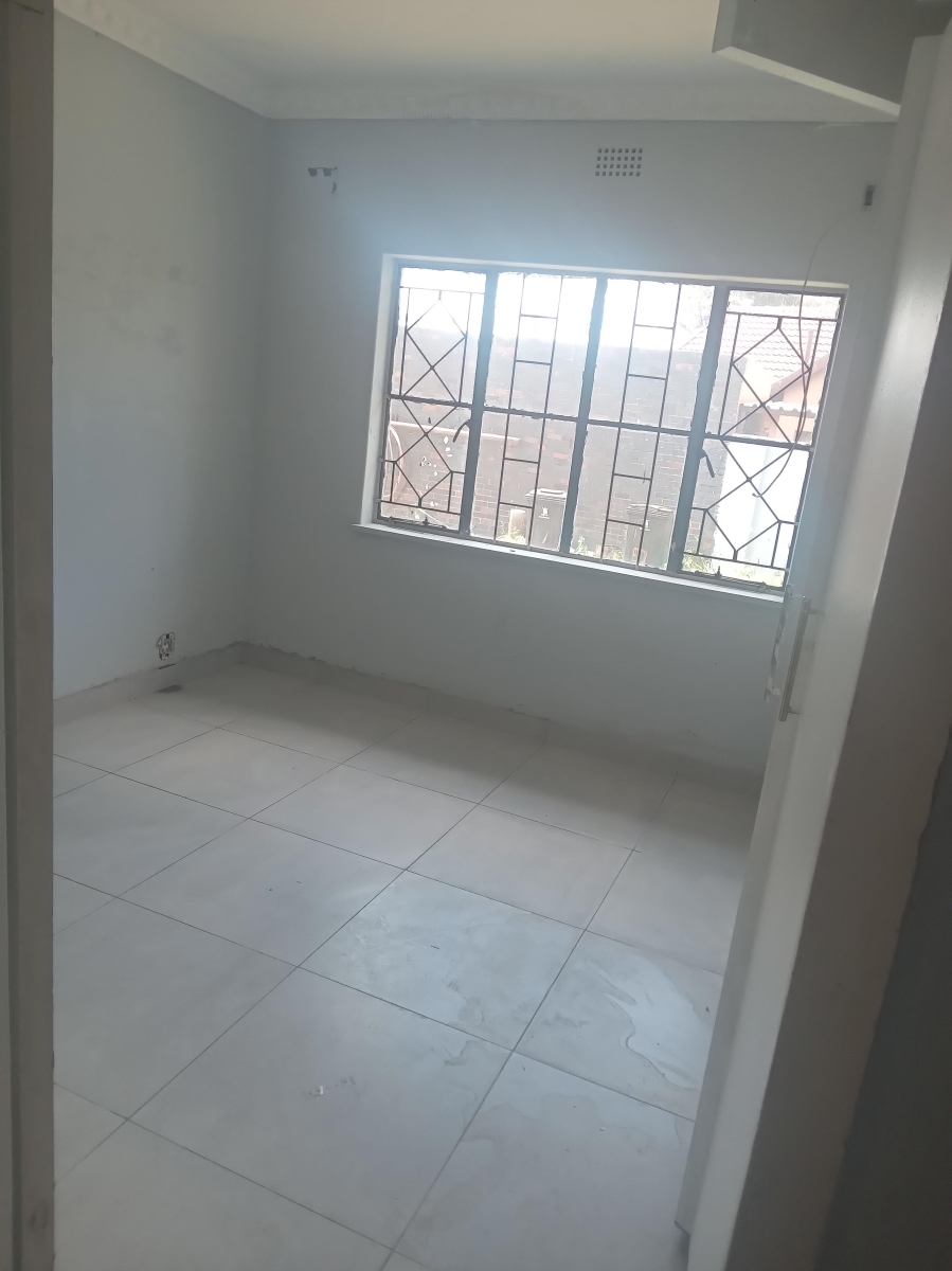3 Bedroom Property for Sale in Rhodesfield Gauteng
