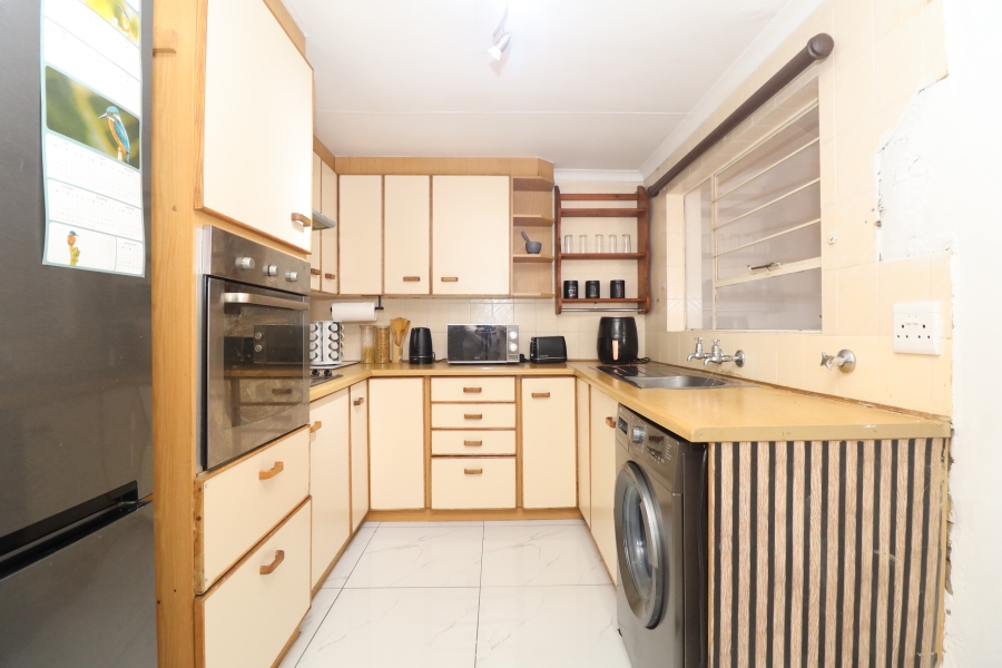 2 Bedroom Property for Sale in Lindhaven Gauteng