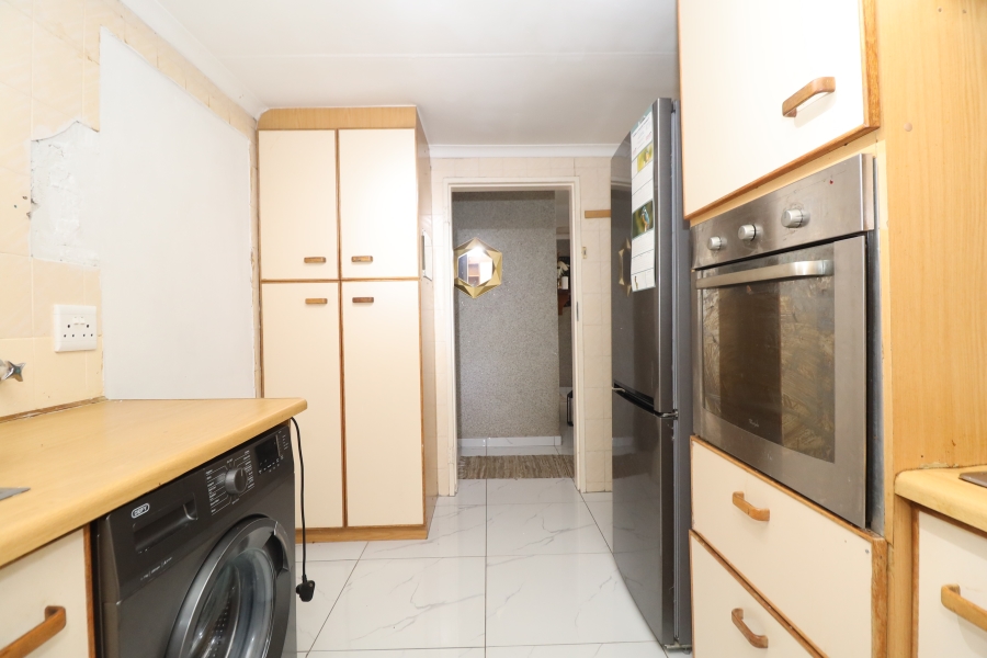 2 Bedroom Property for Sale in Lindhaven Gauteng