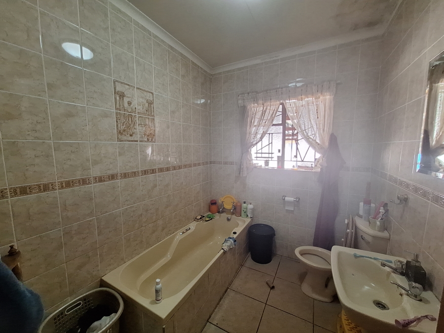 4 Bedroom Property for Sale in Randpoort Gauteng
