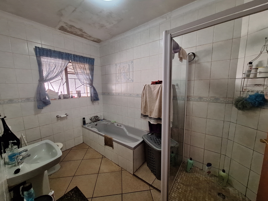 4 Bedroom Property for Sale in Randpoort Gauteng