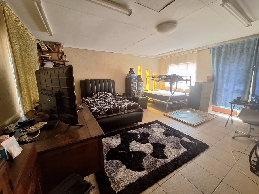 4 Bedroom Property for Sale in Randpoort Gauteng